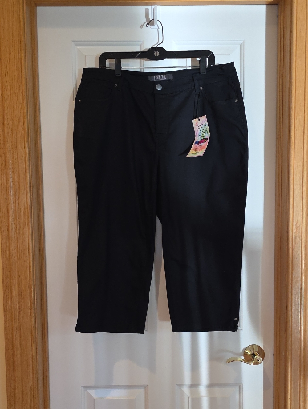 Black Women’s Cropped Capris by Planet Gold